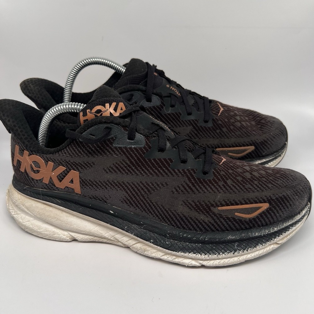 HOKA One One Clifton 9 Black Gold 9.5 B Womens Lace‎ Up Running Shoes Sneakers